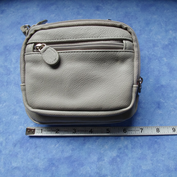 Tiny, many pocket bag - Picture 5 of 5